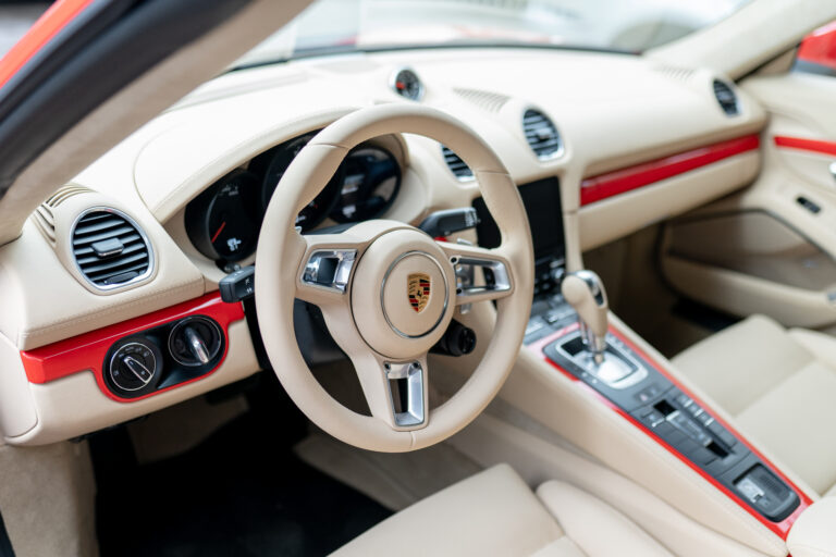 Перетяжка или замена руля — что выбрать?