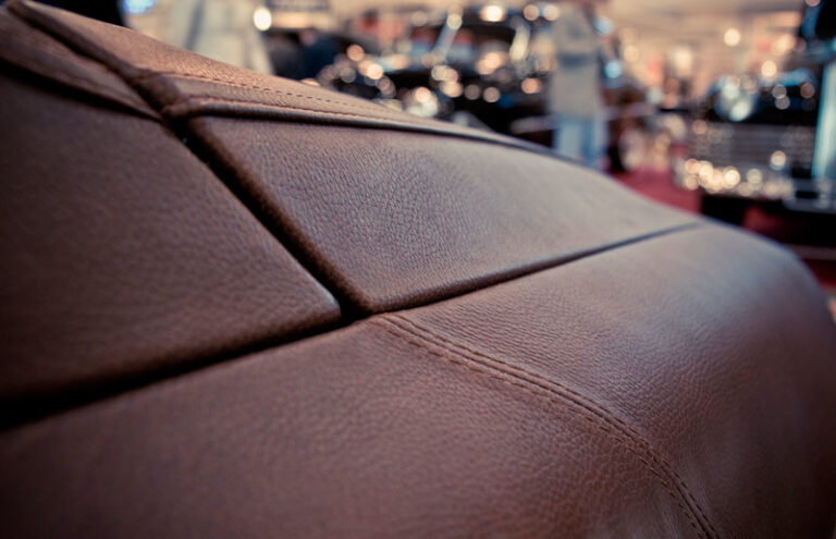 Как ухаживать за кожаным салоном автомобиля и чего нельзя делать